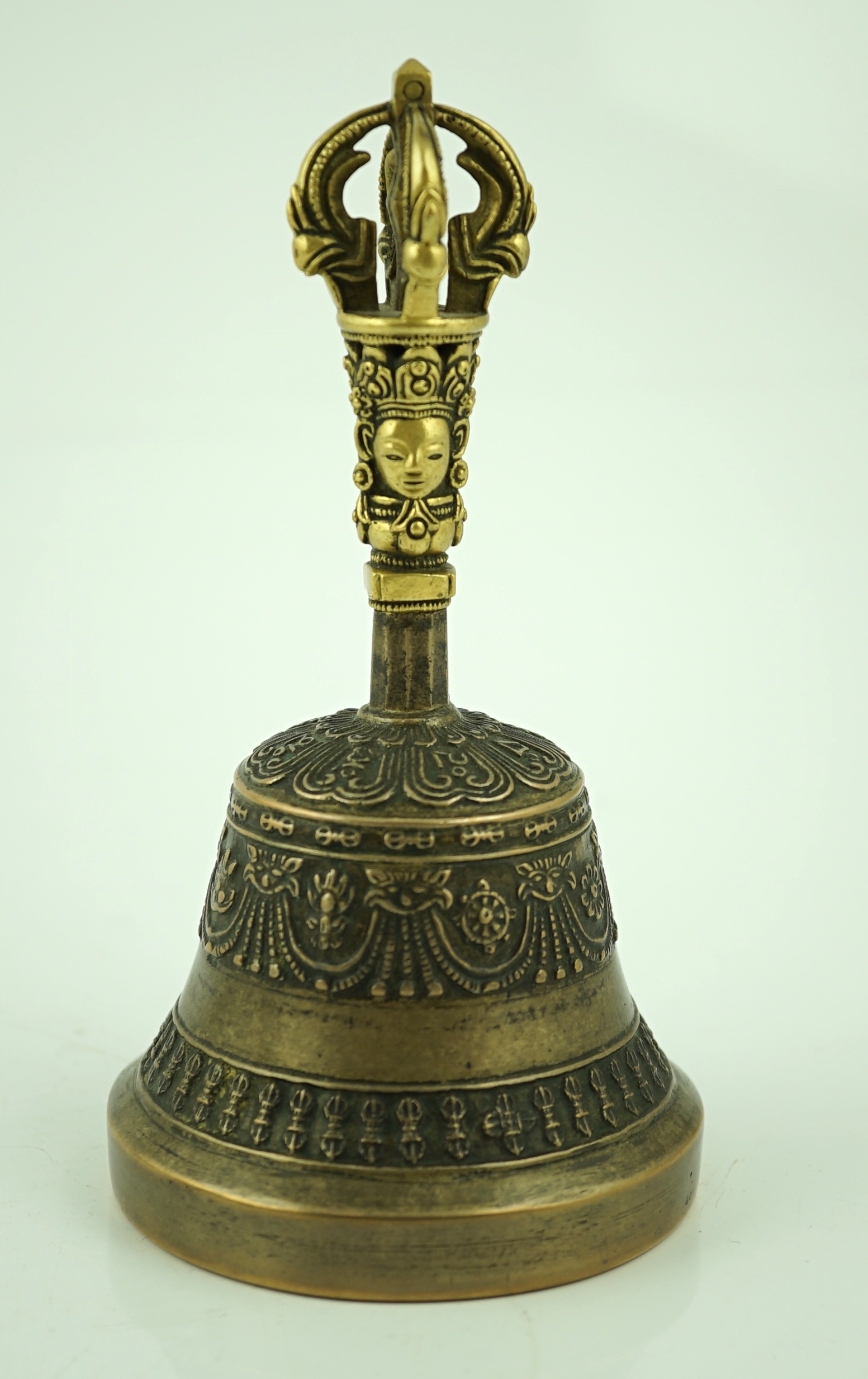 A Tibetan bronze ghanta bell, 18th/19th century